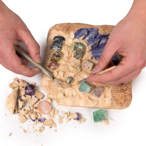 NATIONAL GEOGRAPHIC Mega Gemstone Dig Kit – Dig Up 15 Real Gems Educational Toys - 