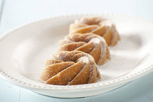 Load image into Gallery viewer, Nordic Ware 88077 Heritage Bundtlette Cakes, One Size, Gold - 
