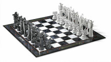 Load image into Gallery viewer, Wizard Chess Set Warner Brothers Harry Potter Sorcerer&#39;s Stone USA - 
